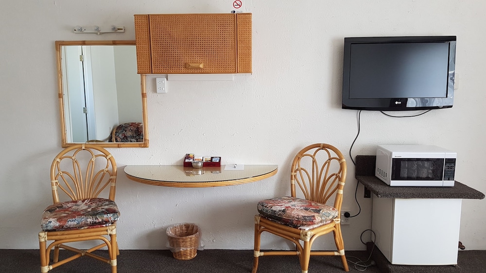 Queen Room 1