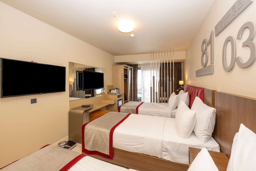 Deluxe Room, 1 Twin Bed, Jetted Tub photo 1