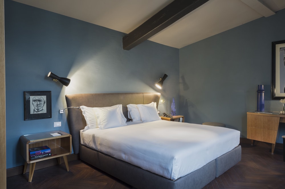 Deluxe Double Room, City View photo 2