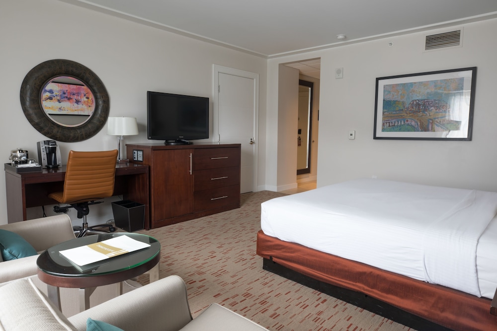 Deluxe Room, 1 King Bed - Photo 4