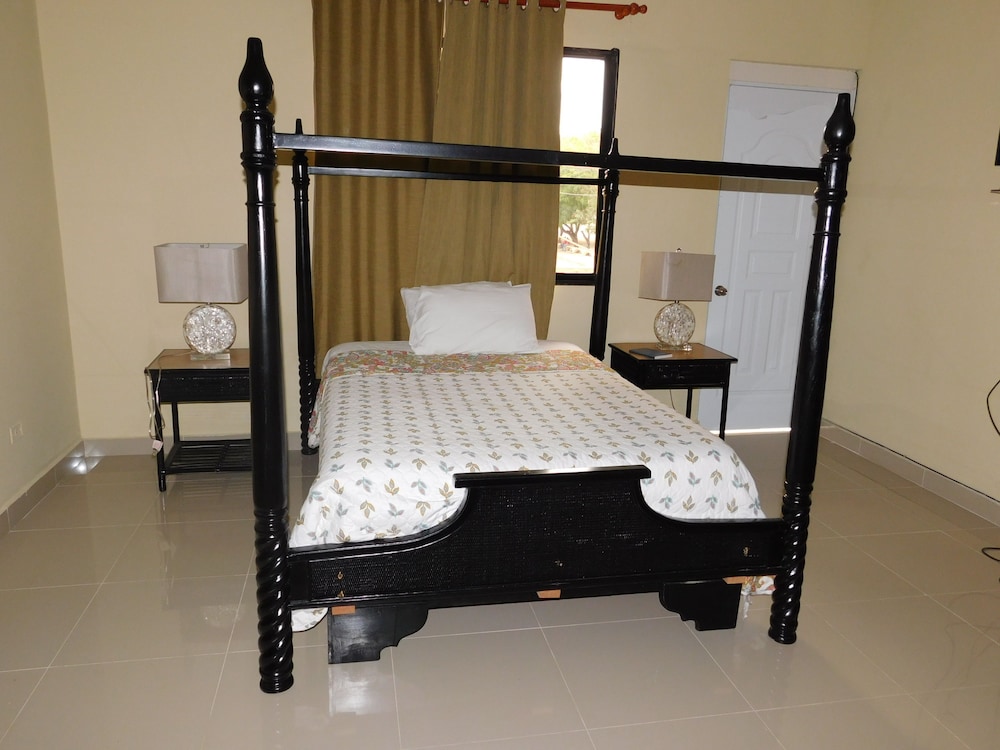 Comfort Duplex, Multiple Beds, Ocean View photo 2