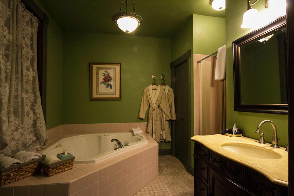 Room, Private Bathroom (Astoria) photo 3
