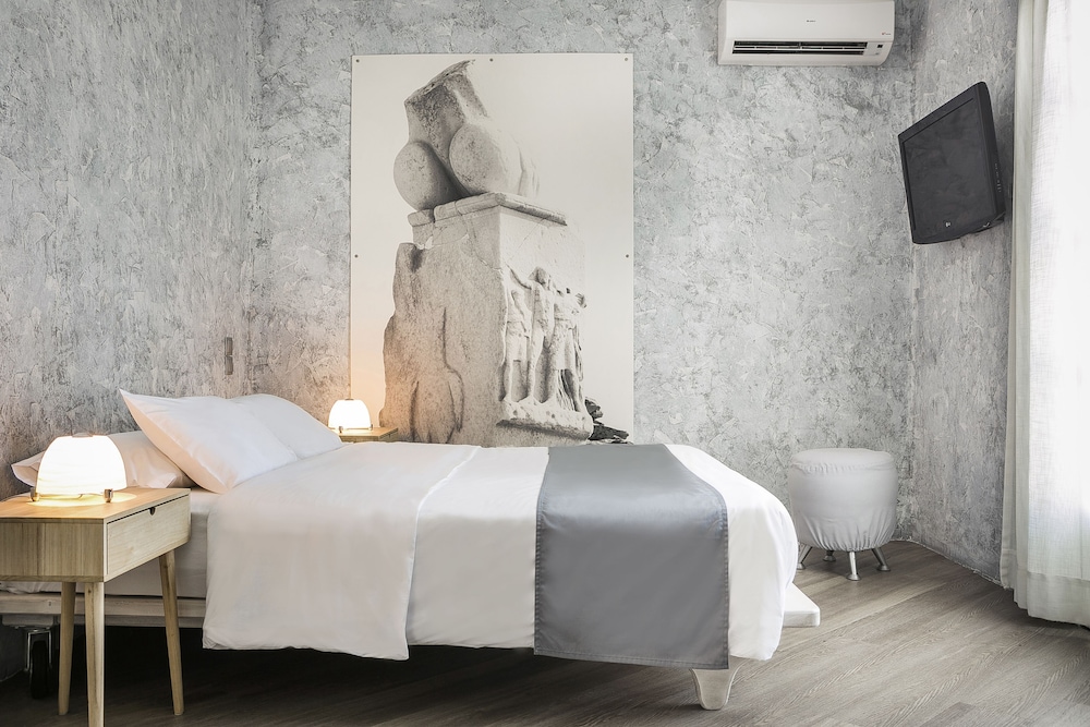 Standard Double or Twin Room photo 1