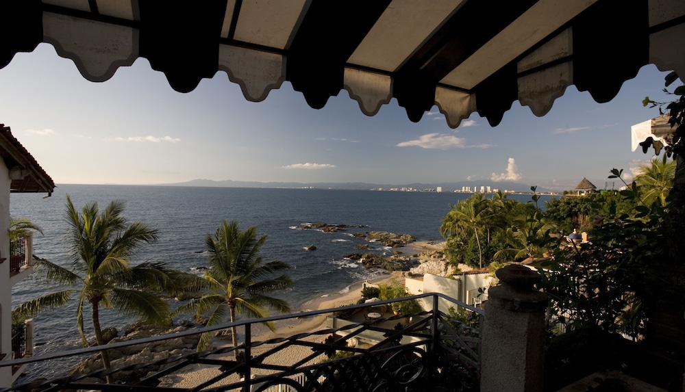 Deluxe Suite, 1 Bedroom, Ocean View, Beachfront (Maria) photo 2