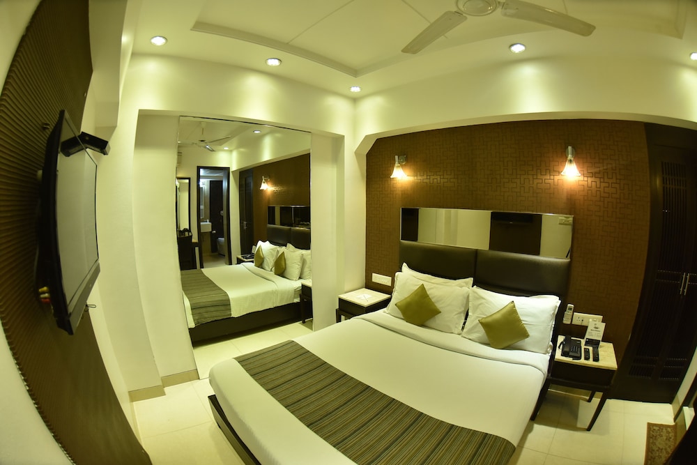 Deluxe Double or Twin Room - Photo 1