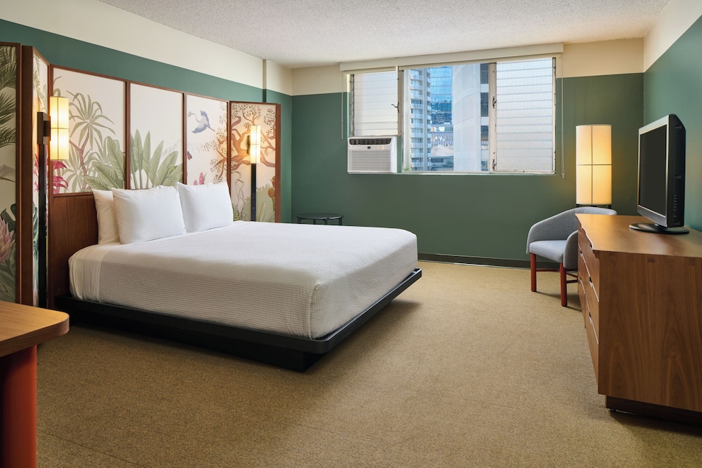 Room, 1 King Bed, City View - Photo 4