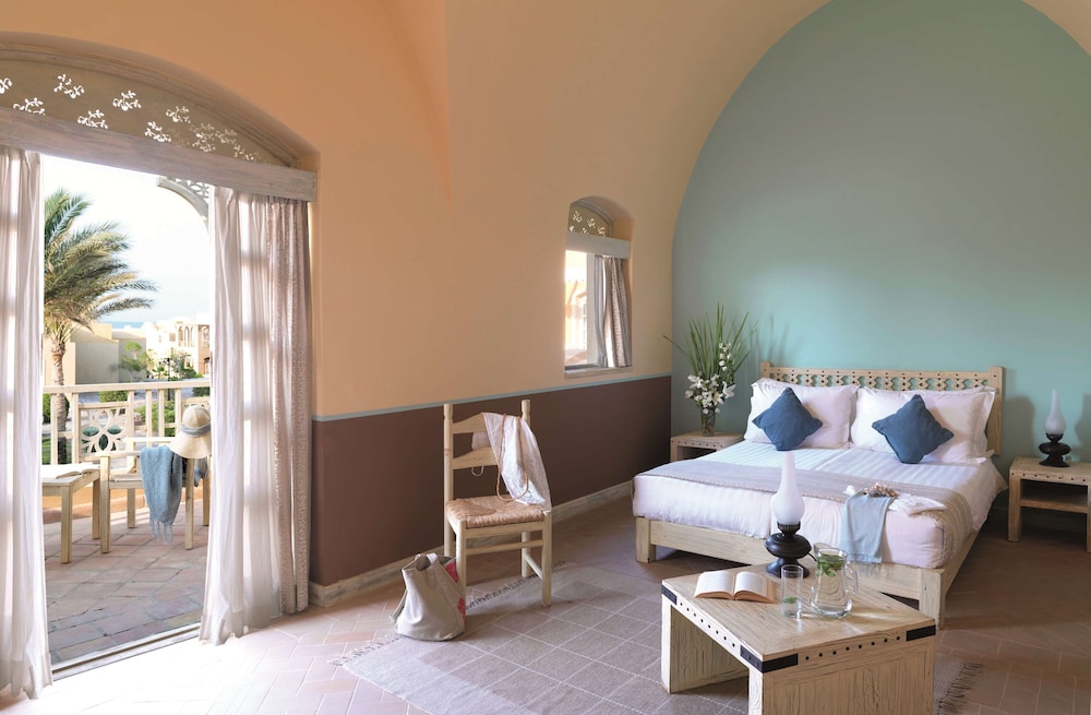 Superior Room, Terrace thumbnail 5
