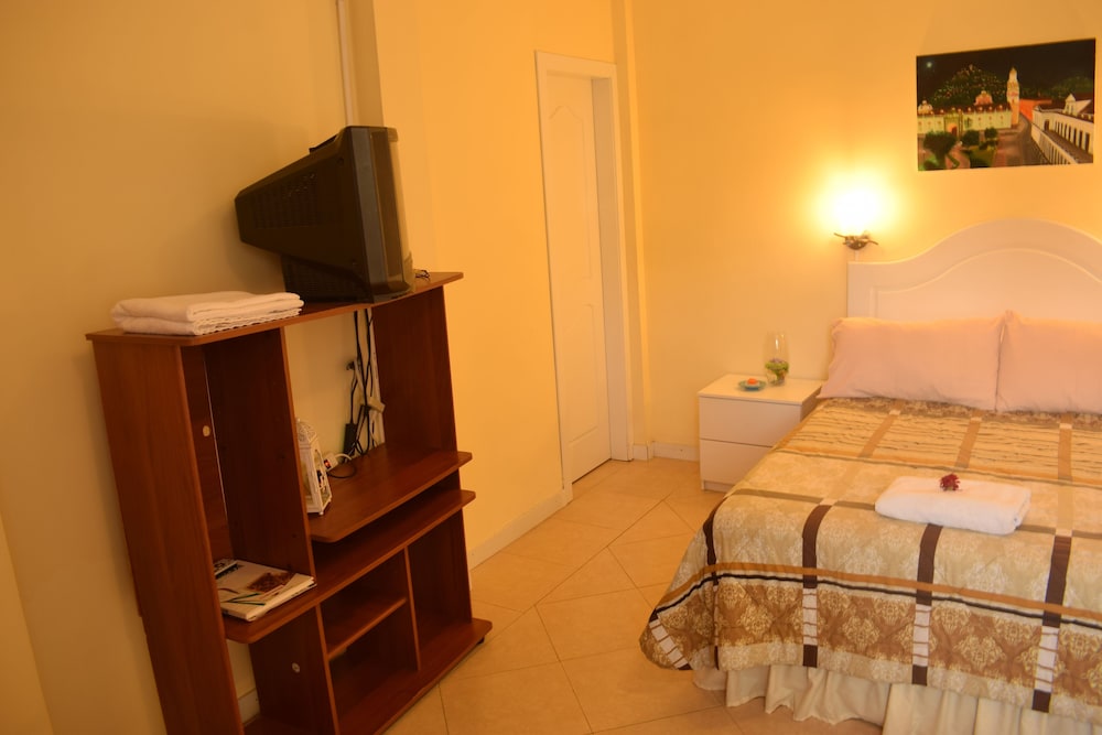 Deluxe Suite, 1 Double Bed, Non Smoking photo 3