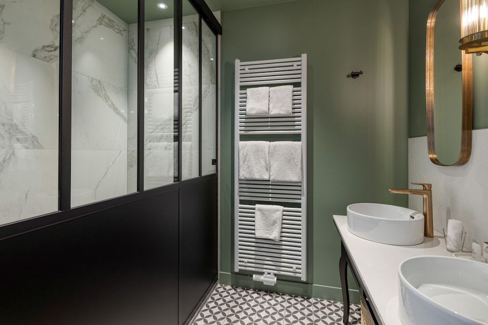 Luxury Room, Canal View - Photo 5