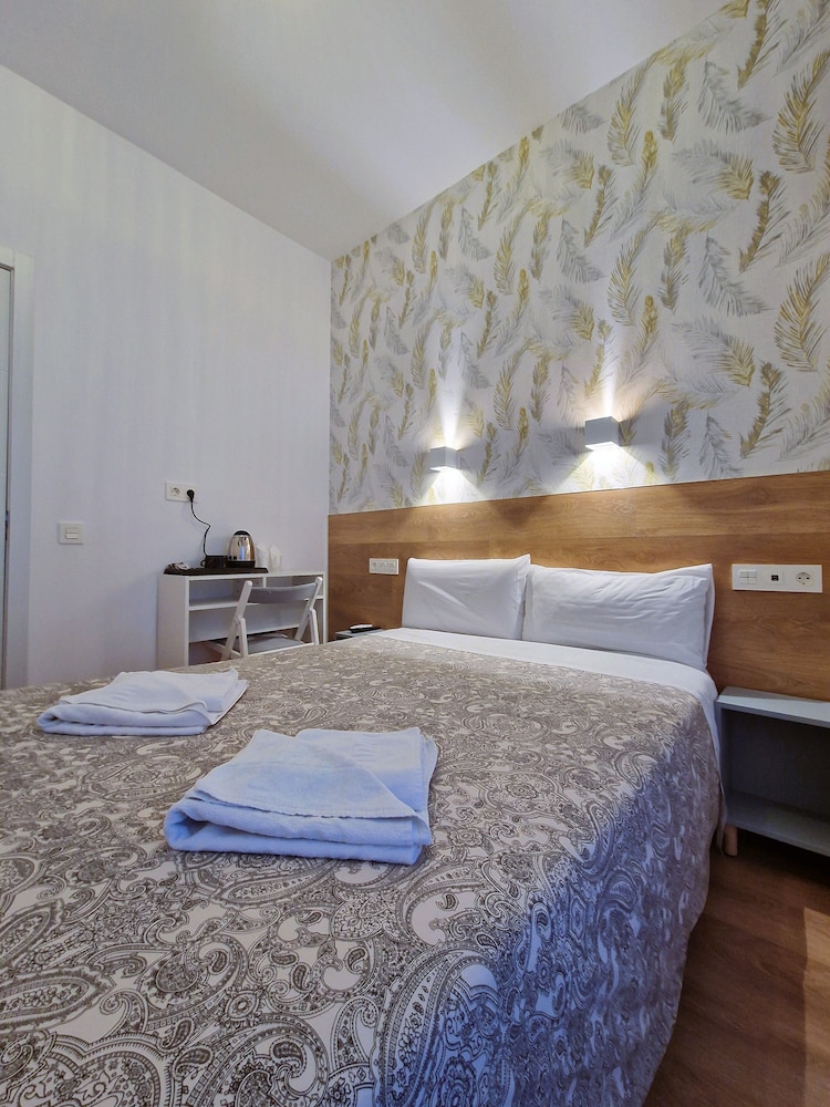 Standard Double Room photo 2