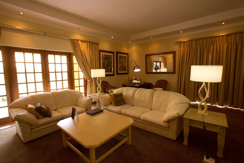 Suite, 1 King Bed photo 1