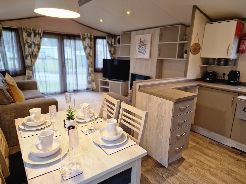 Luxury Mobile Home, 2 Bedrooms, Non Smoking photo 1