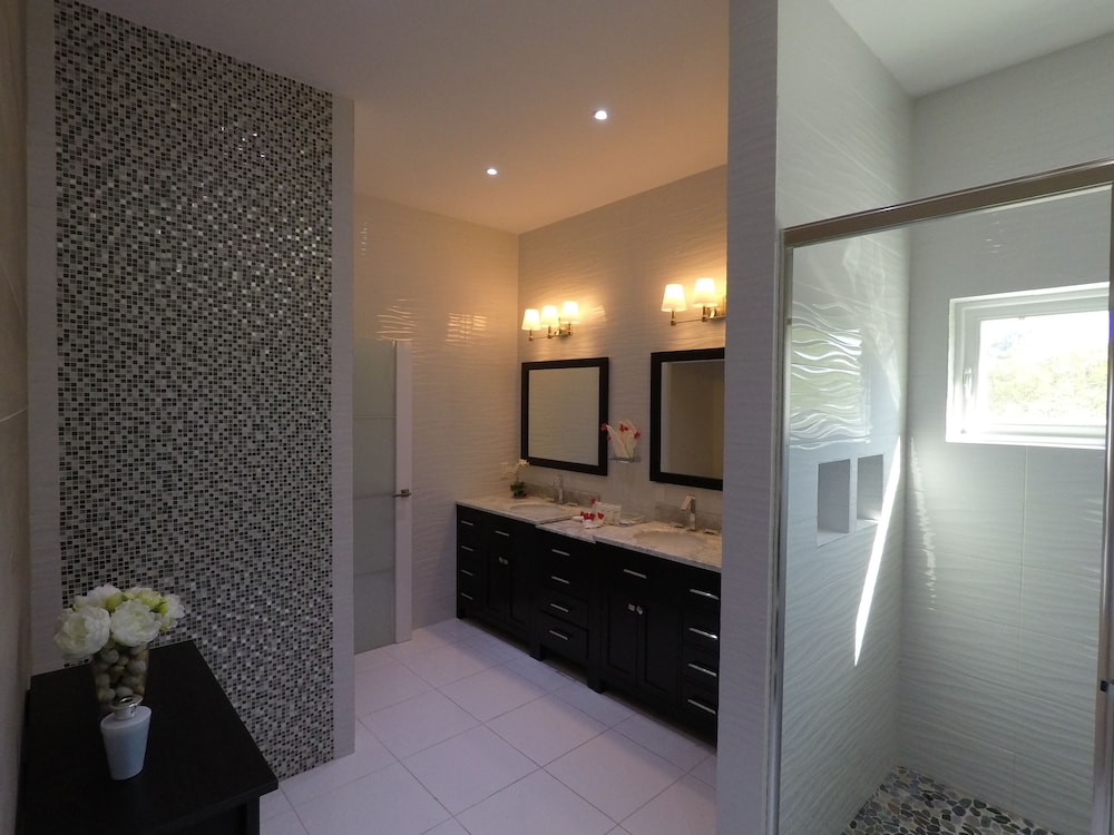 Luxury Villa, Multiple Beds, Ocean View photo 3