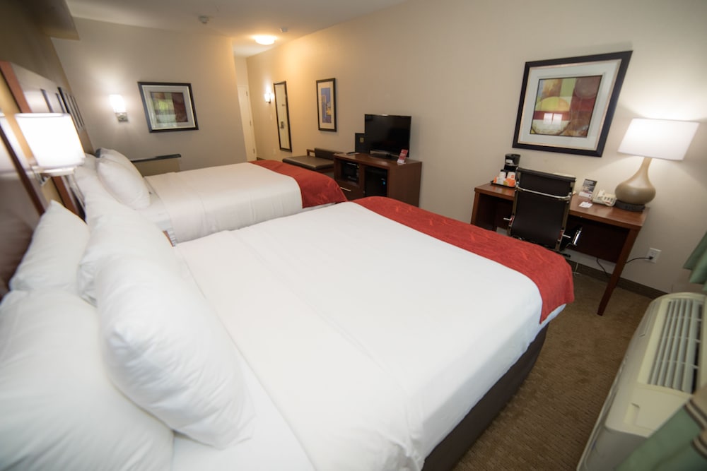 Standard Room, 2 Queen Beds, Non Smoking - Photo 3