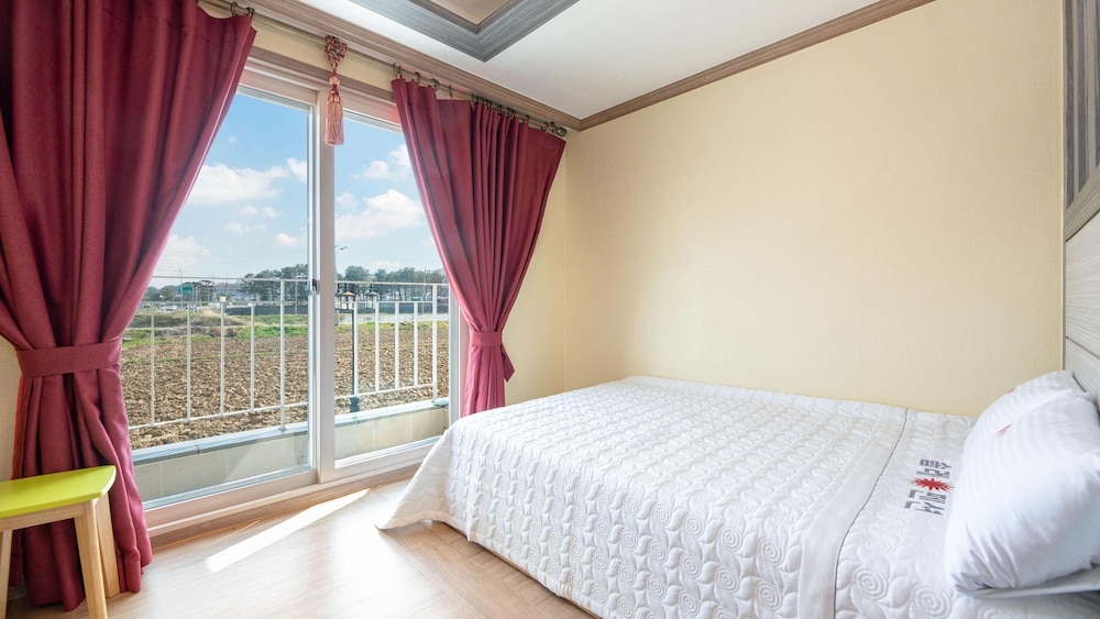 Basic Room, 1 Bedroom (Sole 102(BBQ)) - Photo 1