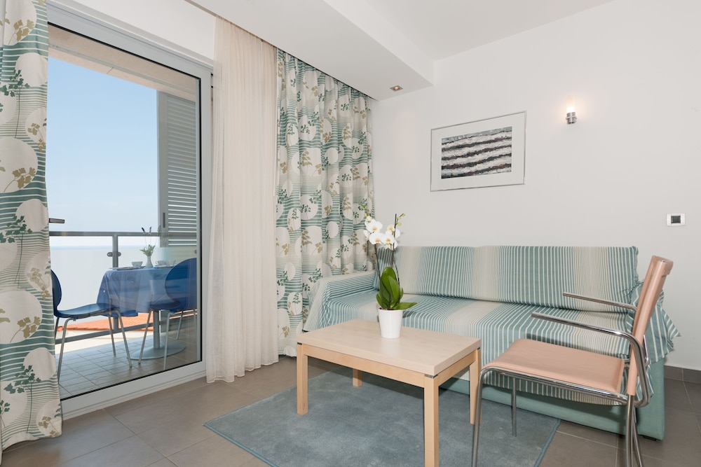 Standard Apartment (for 4) photo 2