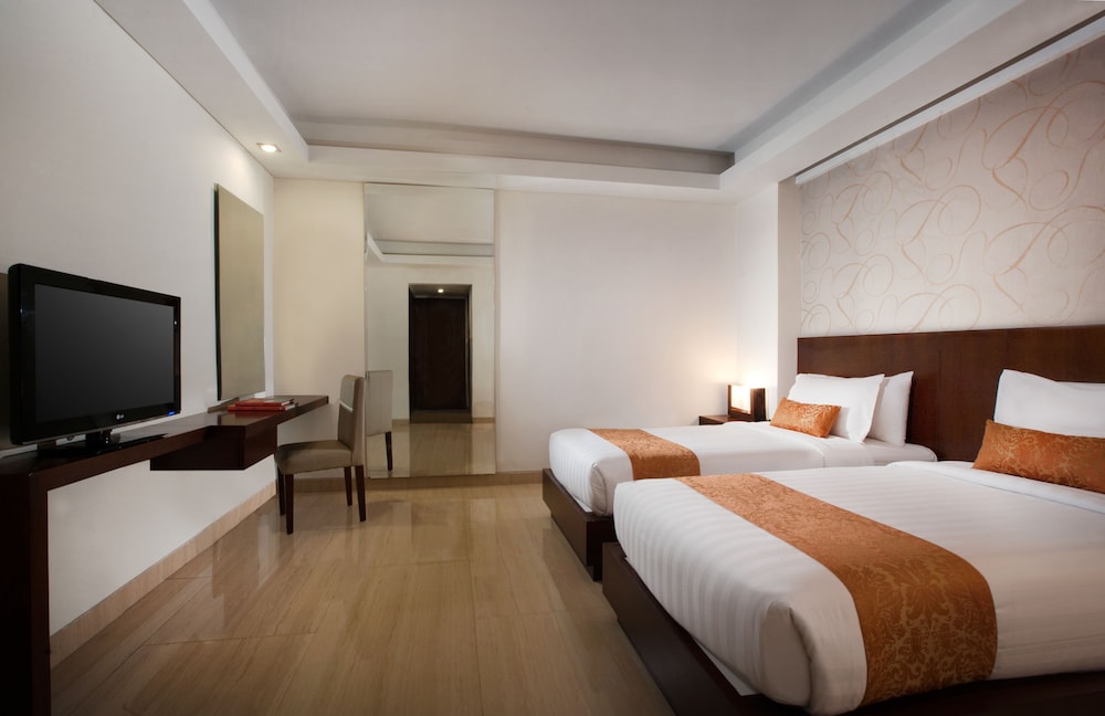 Deluxe Room - No Window - Photo 6