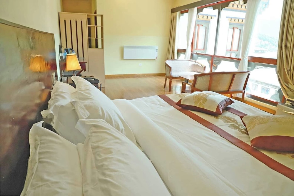 Deluxe Double or Twin Room photo 1