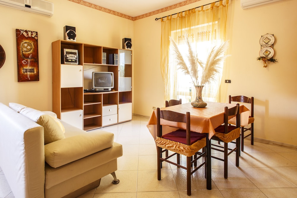 Comfort Studio, Multiple Beds, Balcony, Garden View