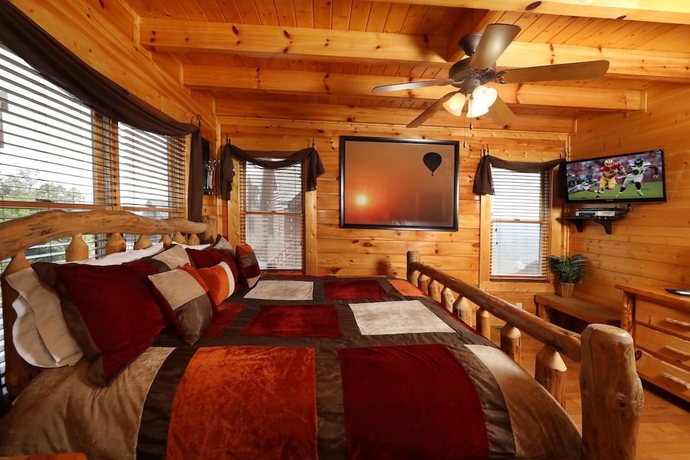 Cabin, Multiple Beds, Hot Tub, Mountain View
