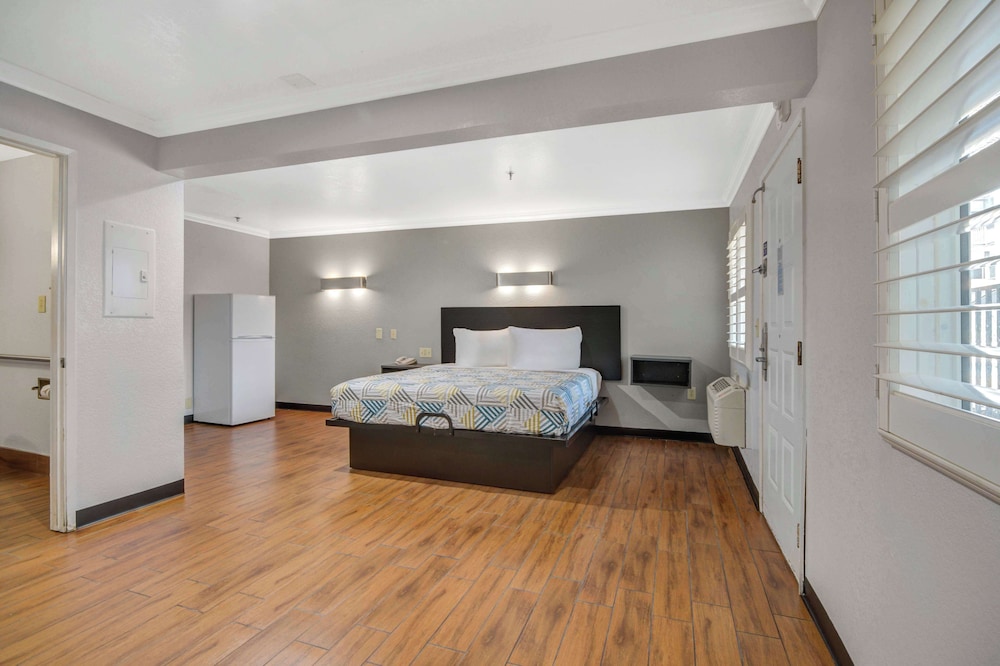 Deluxe Room, 2 Queen Beds, Accessible, Non Smoking photo 1