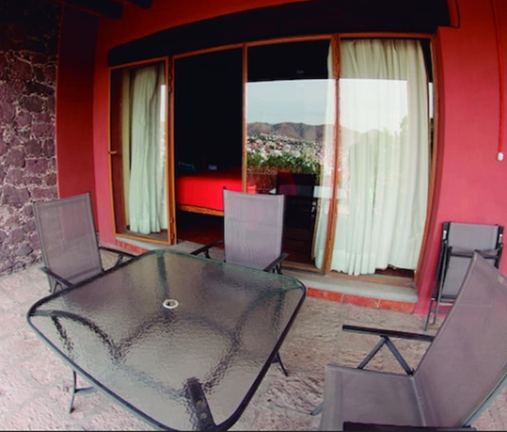 Classic Room, 2 Double Beds, Non Smoking, Terrace (Valrhona) photo 2