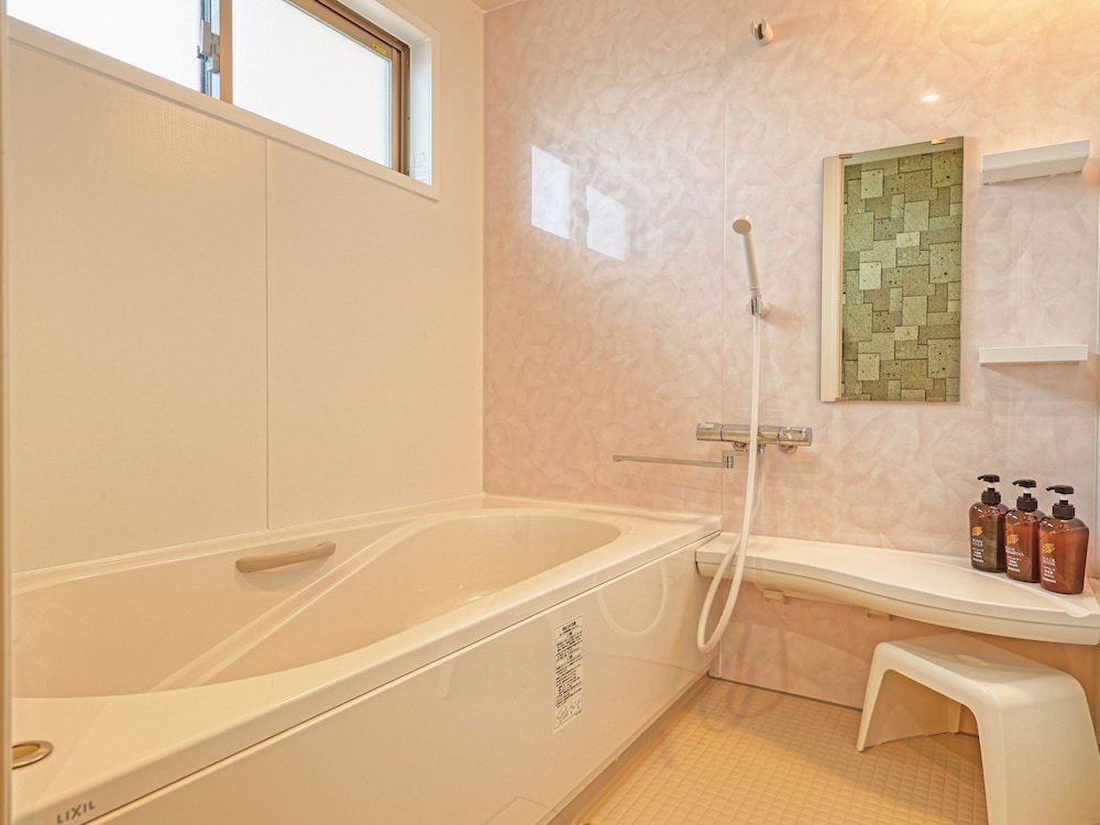 Twin Room, Non Smoking - Photo 8