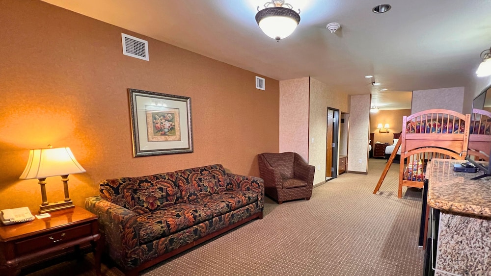 Family Suite (with Bunk Bed) photo 1