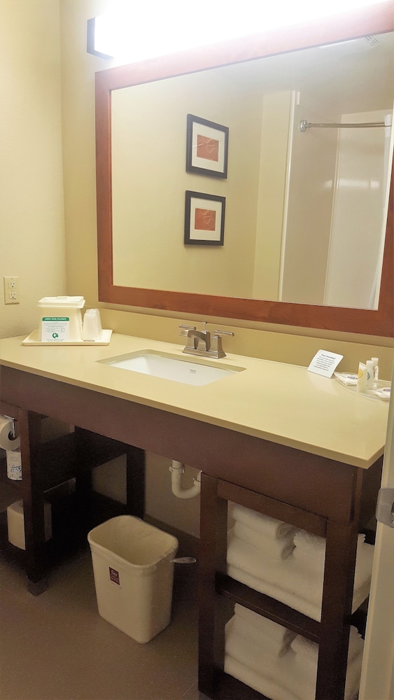 Suite, 2 Queen Beds - Photo 5