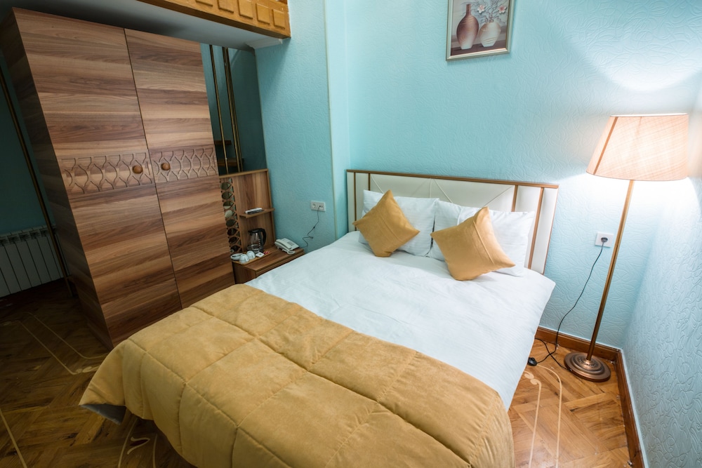 Triple Room (Budget) photo 2