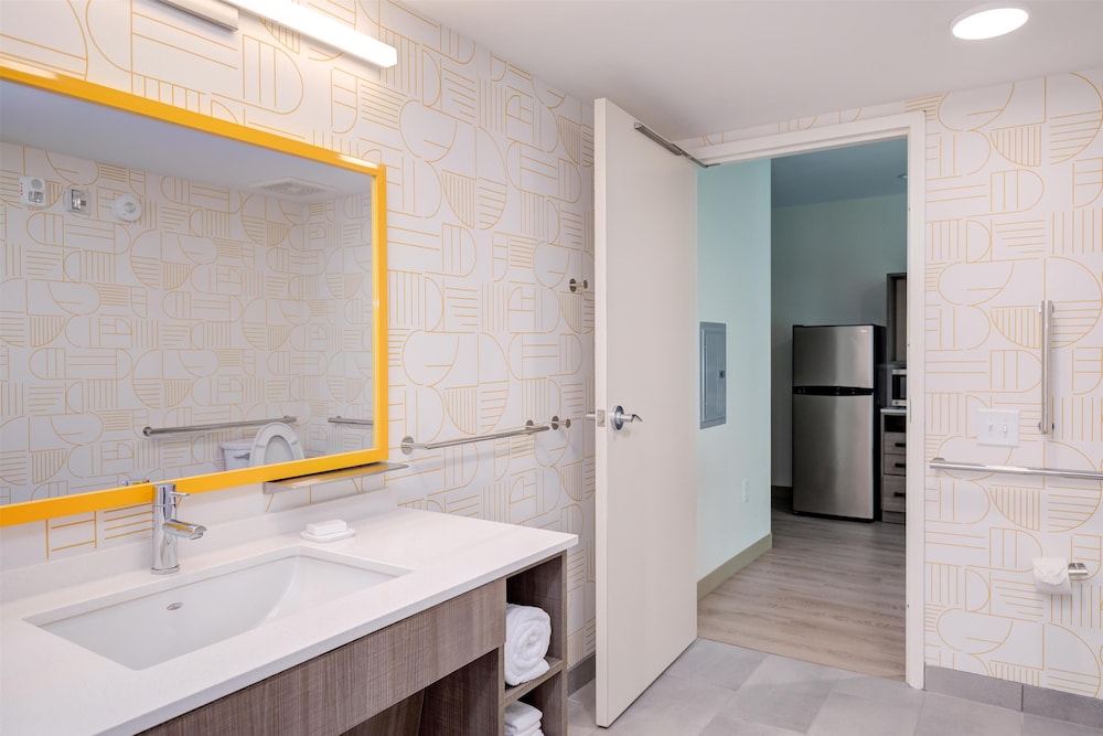 Studio Suite, 2 Queen Beds, Accessible, Bathtub