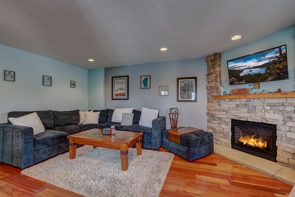 House, 2 Queen Beds, Balcony, Mountain View photo 3