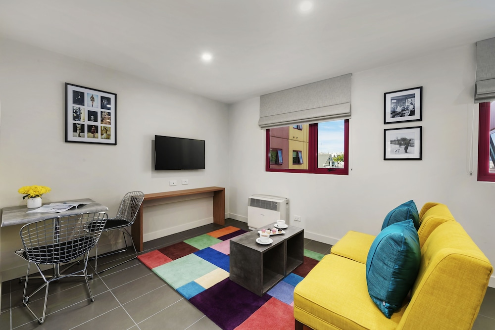 Deluxe Studio Apartment photo 3