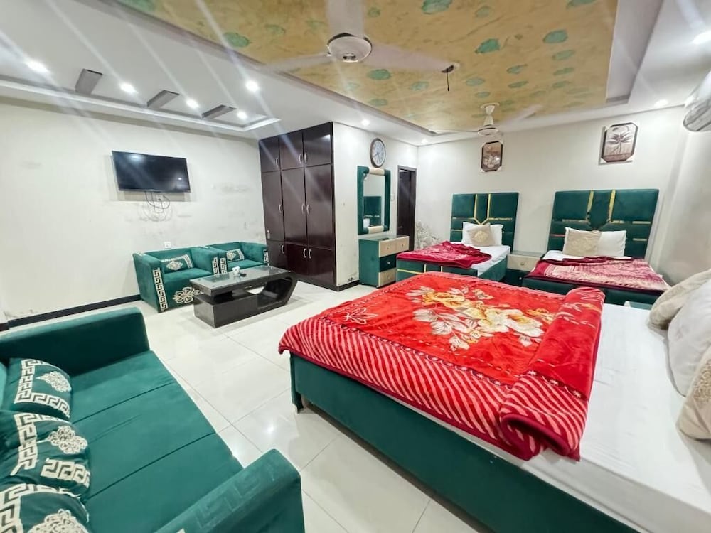 Deluxe Suite