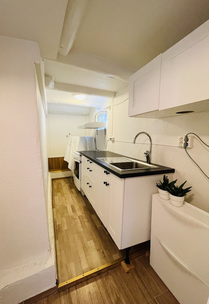 Economy Shared Dormitory, Mixed Dorm (4 Beds) photo 3