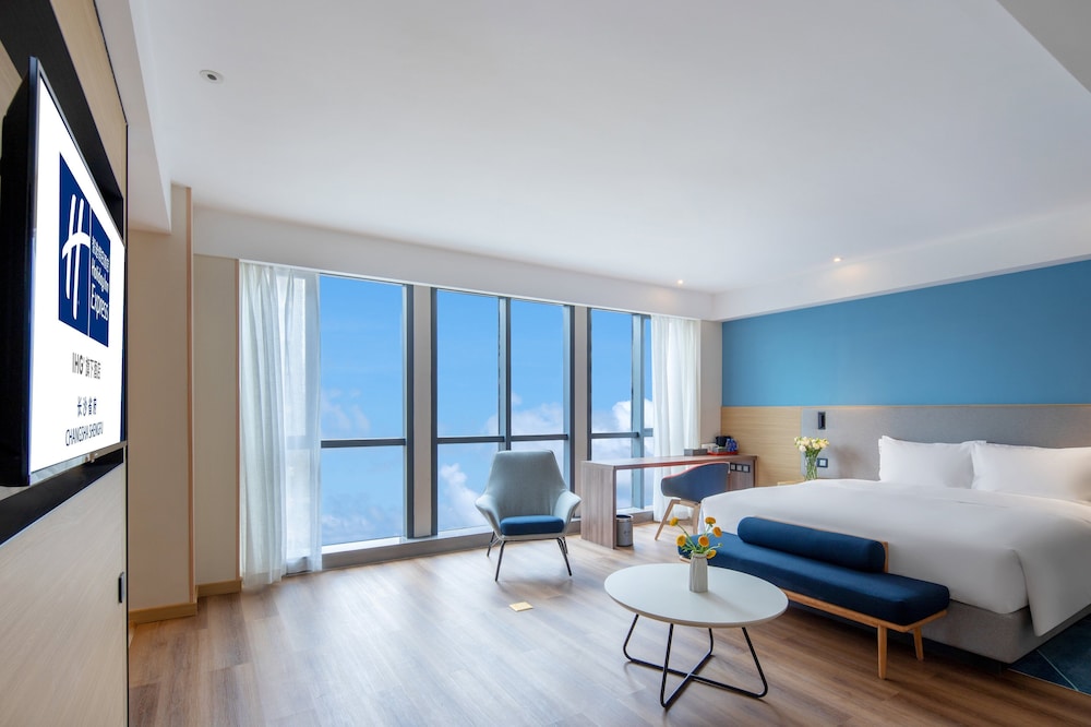 Standard Room, 1 King Bed (Extra Floor Space) - Photo 3