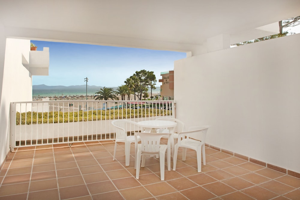 Standard Apartment, Balcony, Sea View - Photo 2