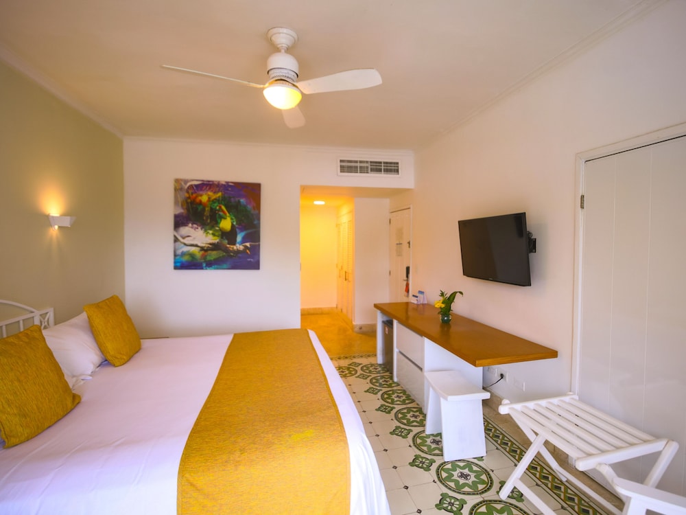 Superior Room, 1 Queen Bed, Garden View - Photo 2