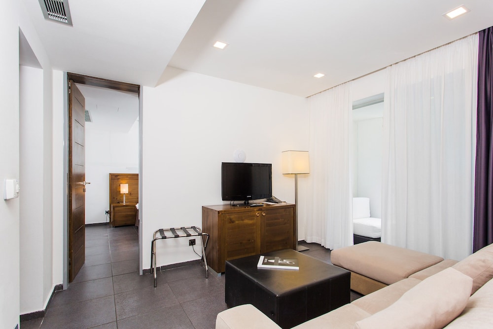 Superior Family Suite, 2 Bedrooms, 2 Bathrooms