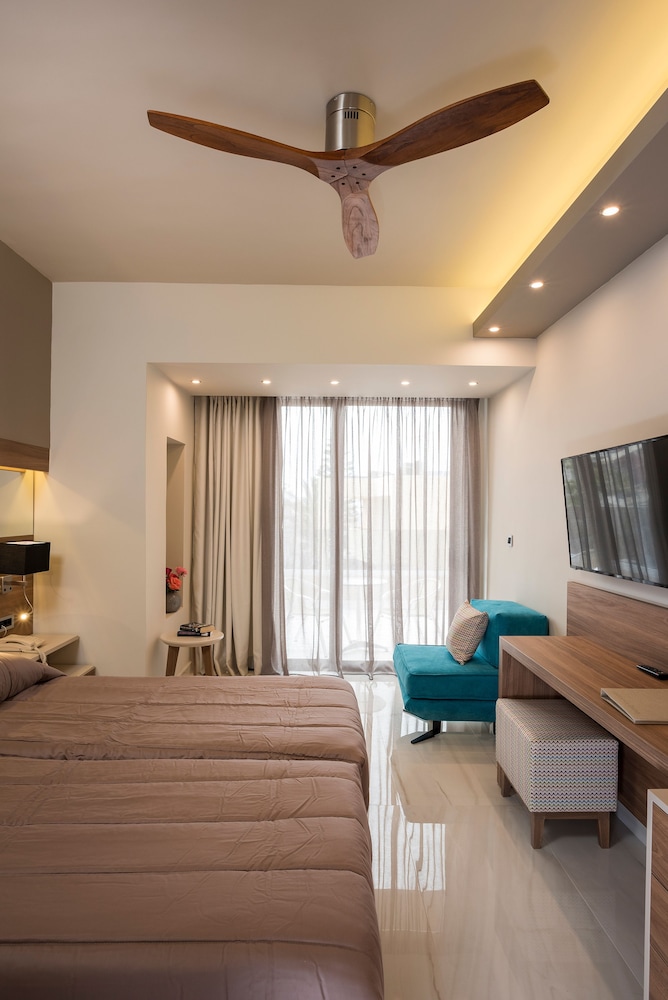 Superior Quadruple Room - Photo 7