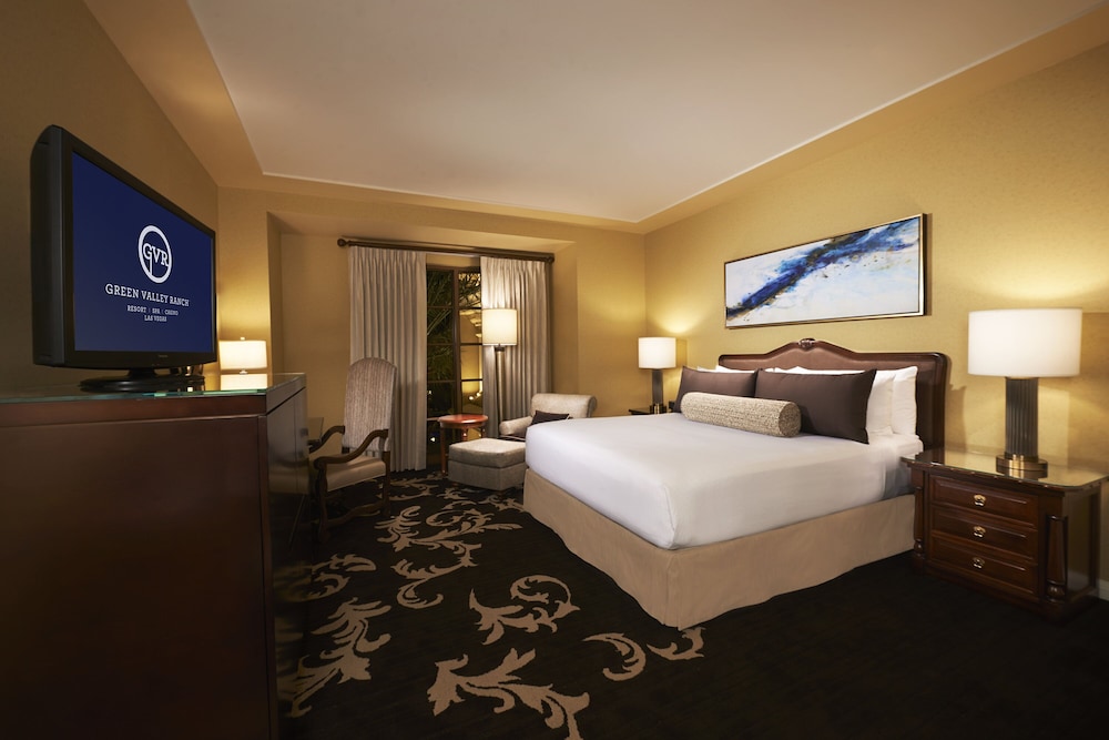 Deluxe Room, 1 King Bed - Photo 4