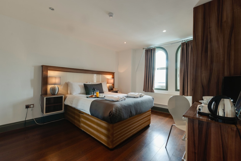 Standard Double Room, Ensuite photo 3