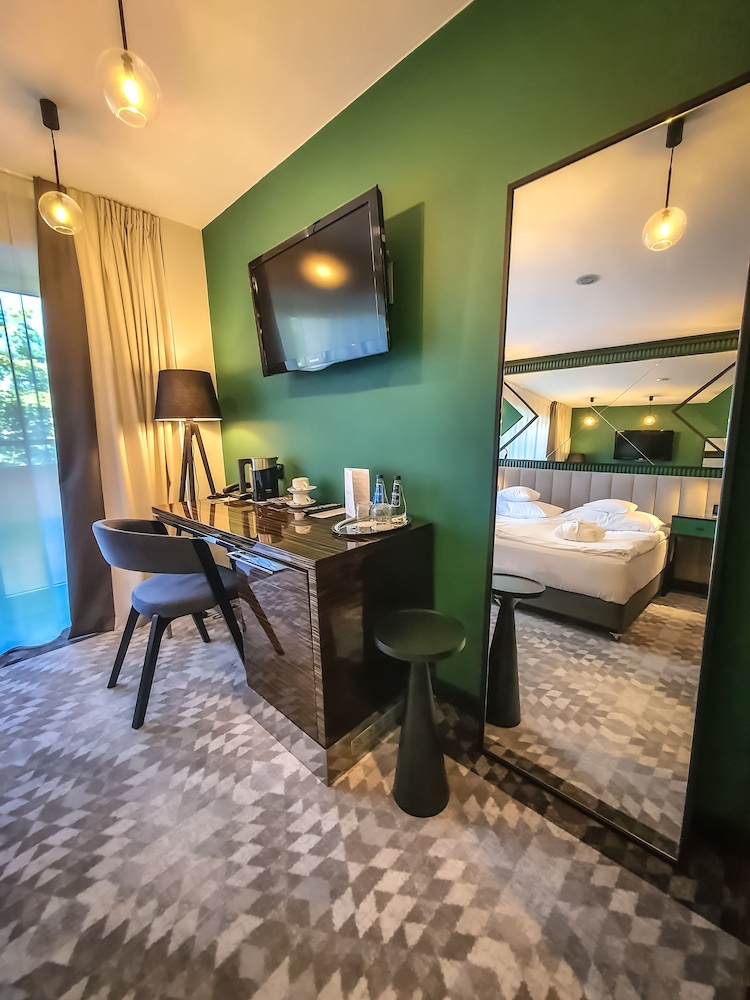 Deluxe Double or Twin Room, Balcony - Photo 3