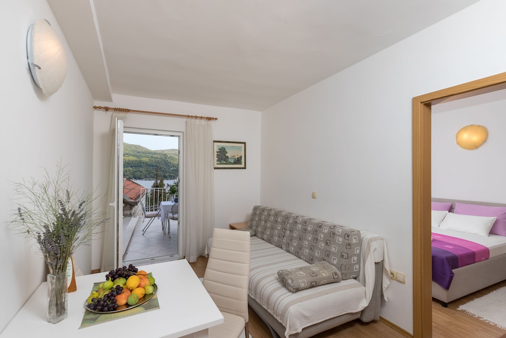 Apartment (One Bedroom Apartment With Terrace An) photo 3