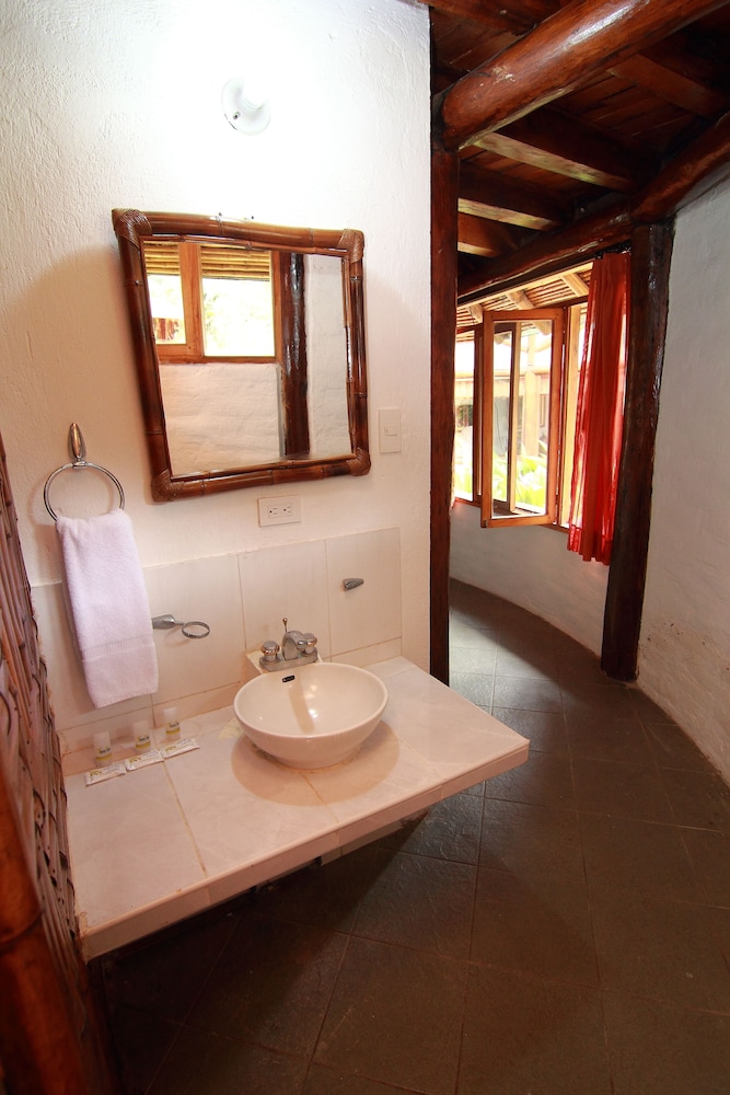 Family Bungalow, 2 Bedrooms, Accessible, Pool View photo 3