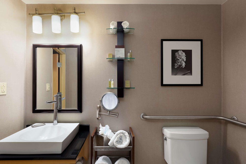 Suite, Accessible, Corner - Photo 1