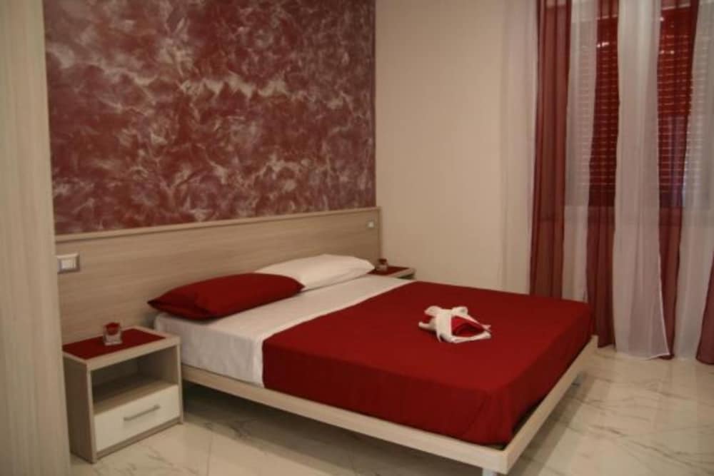 Double Room, 1 Queen Bed (Rosa Rossa) photo 1