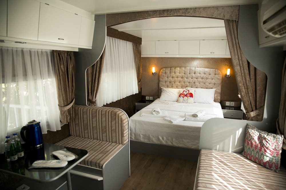 DELUXE KARAVAN 3 KISILIK photo 2