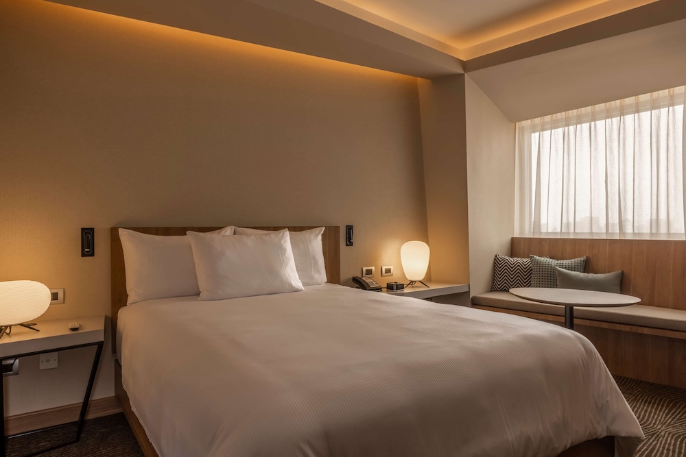 Room, 1 Queen Bed, City View photo 1