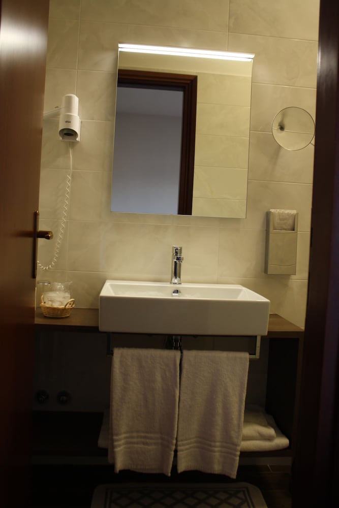 Classic Double Room, Balcony photo 3